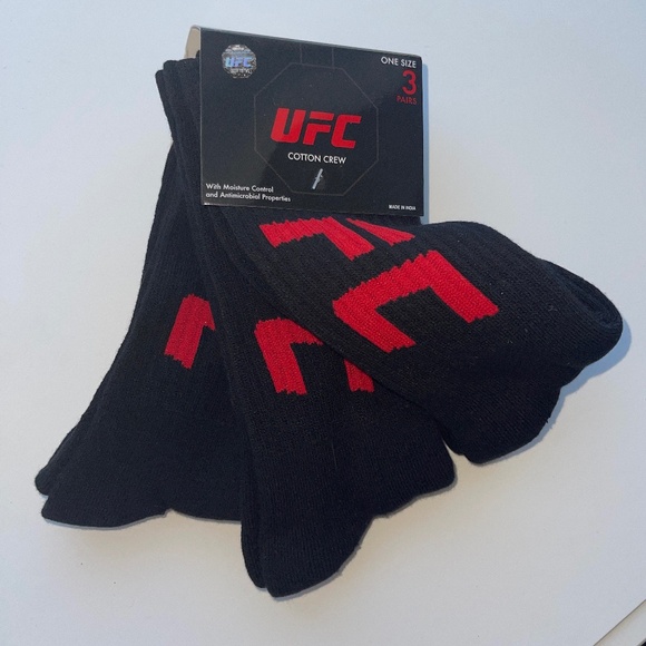 UFC Men’s Crew Socks Black/Red One Size 3 pair pack NWT - Picture 2 of 3